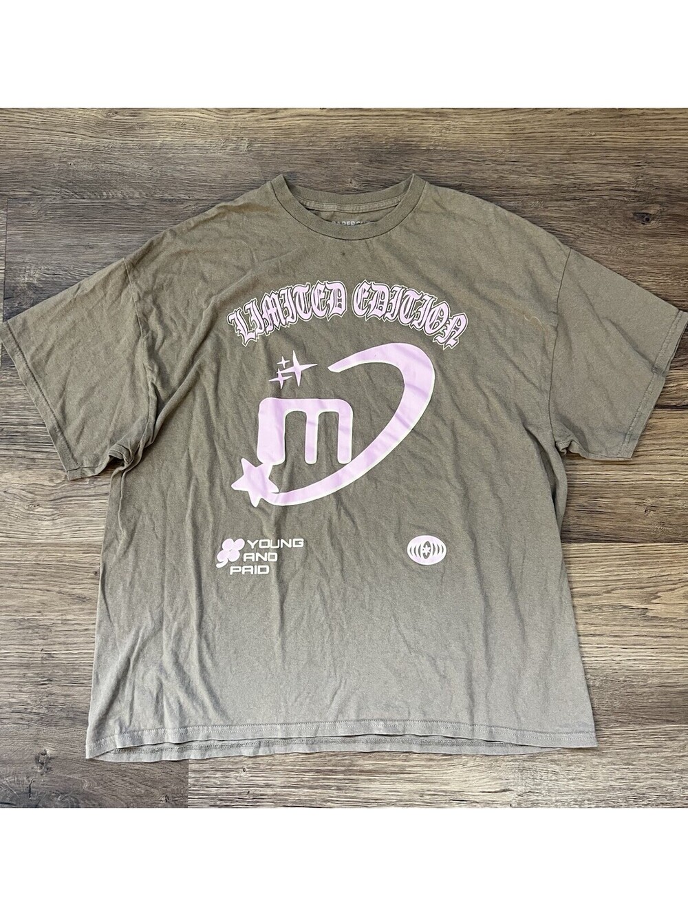 Y2K Papercut Collection Limited Edition Graphic Tee Size 2XL Faded Khaki
